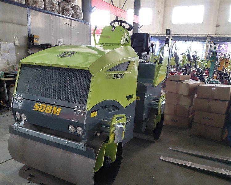 擼起袖子加油干！小型壓路機(jī)企業(yè)讓創(chuàng)新發(fā)揮最大的生產(chǎn)力！